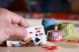 pisowin slot game reels on a mobile screen in the Philippines